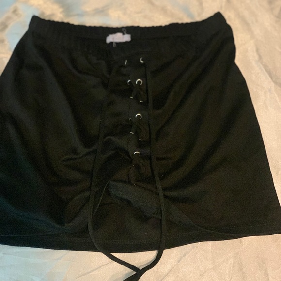 Skirts Small - Picture 2 of 2